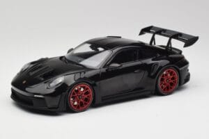 Porsche 911 992 GT3 RS Juodas & Raudoni Ratai & Juodas Dekoras Minichamps 1:18 153062240 Metalas