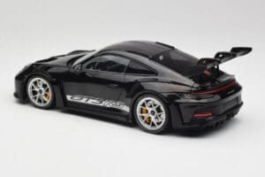 Porsche 911 992 GT3 RS Juodas Su Sidabriniais Ratais Minichamps 1:18 155062231 Metalas - nuotrauka 5 iš 6