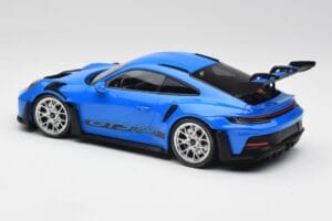 Porsche 911 992 GT3 RS Mėlynas & Sidabriniai Ratai & Juodas Dekoras Minichamps 1:18 153062234 Metalas - nuotrauka 5 iš 6