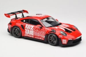 Porsche 911 992 GT3 RS Getspeed Race Taxi Guards Red Minichamps 1:18 110062040 Metalas - nuotrauka 6 iš 8
