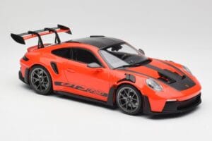 Porsche 911 992 GT3 RS Guards Oranžinis & Sidabriniai Ratai Minichamps 1:18 911992002 Metalas - nuotrauka 4 iš 6