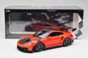 Porsche 911 992 GT3 RS Guards Oranžinis & Sidabriniai Ratai Minichamps 1:18 911992002 Metalas - nuotrauka 6 iš 6