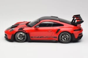 Porsche 911 992 GT3 RS Guards Raudonas & Sidabriniai Ratai Weissach Package Minichamps 1:18 153062246 Metalas - nuotrauka 3 iš 6