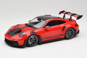 Porsche 911 992 GT3 RS Guards Raudonas & Sidabriniai Ratai Weissach Package Minichamps 1:18 153062246 Metalas