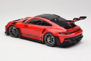 Porsche 911 992 GT3 RS Guards Raudonas & Sidabriniai Ratai Weissach Package Minichamps 1:18 153062246 Metalas - nuotrauka 5 iš 6