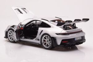 Porsche 911 992 GT3 RS Ice Pilkas Norev 1:18 187359 Metalas - nuotrauka 5 iš 8