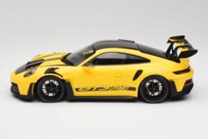 Porsche 911 992 GT3 RS Racing Geltonas & Juodi Ratai Minichamps 1:18 153062245 Metalas - nuotrauka 3 iš 6