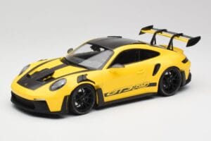 Porsche 911 992 GT3 RS Racing Geltonas & Juodi Ratai Minichamps 1:18 153062245 Metalas