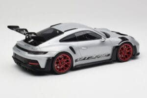 Porsche 911 992 GT3 RS Sidabrinis & Raudoni Ratai Minichamps 1:18 153062241 Metalas - nuotrauka 2 iš 6