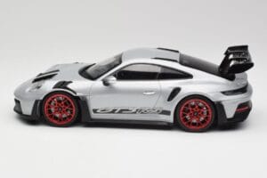 Porsche 911 992 GT3 RS Sidabrinis & Raudoni Ratai Minichamps 1:18 153062241 Metalas - nuotrauka 3 iš 6