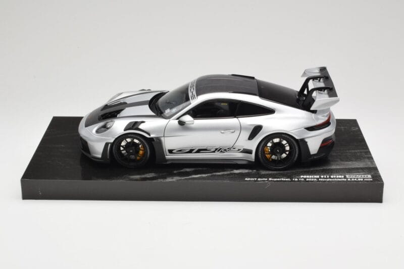 Porsche 911 992 GT3 RS Sidabras Weissach Package Minichamps 1:18 110062020 Metalas