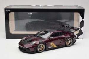 Porsche 911 992 GT3 RS Ultraviolet & Sidabriniai Ratai Minichamps 1:18 110062029 Metalas - nuotrauka 8 iš 8