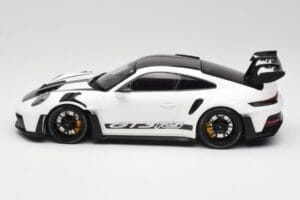Porsche 911 992 GT3 RS Baltas & Juodi Ratai Minichamps 1:18 155062230 Metalas - nuotrauka 3 iš 6
