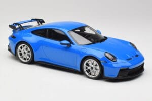 Porsche 911 992 GT3 Shark Mėlyna & Sidabriniai Ratai Minichamps 1:18 143069015 Derva - nuotrauka 4 iš 6