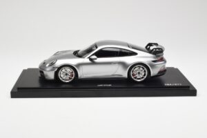 Porsche 911 992 GT3 Sidabras Minichamps 1:18 WAP0211510M004 Derva - nuotrauka 3 iš 7