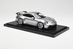 Porsche 911 992 GT3 Sidabras Minichamps 1:18 WAP0211510M004 Derva - nuotrauka 4 iš 7