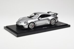 Porsche 911 992 GT3 Sidabras Minichamps 1:18 WAP0211510M004 Derva