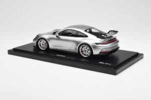 Porsche 911 992 GT3 Sidabras Minichamps 1:18 WAP0211510M004 Derva - nuotrauka 5 iš 7