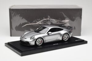 Porsche 911 992 GT3 Sidabras Minichamps 1:18 WAP0211510M004 Derva - nuotrauka 7 iš 7