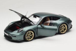 Porsche 911 992 GT3 Touring Package Malachite Green Metallic Norev 1:18 187382 Metalas - nuotrauka 2 iš 8