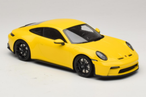 Porsche 911 992 GT3 Touring Geltonas Juodi Ratai Minichamps 1:18 117069021 Metalas - nuotrauka 4 iš 6