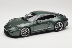 Porsche 911 992 S/T Malachite Green Metallic Norev 1:18 187472 Metalas