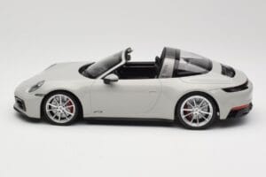 Porsche 911 992 Targa 4 GTS Pilkas Minichamps 1:18 155061064 Metalas - nuotrauka 3 iš 6