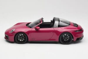 Porsche 911 992 Targa 4 GTS Rubystar Minichamps 1:18 155061066 Metalas - nuotrauka 3 iš 6