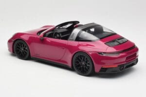 Porsche 911 992 Targa 4 GTS Rubystar Minichamps 1:18 155061066 Metalas - nuotrauka 5 iš 6