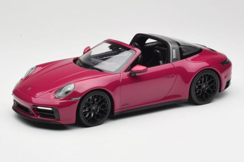 Porsche 911 992 Targa 4 GTS Rubystar Minichamps 1:18 155061066 Metalas