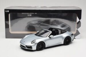 Porsche 911 992 Targa 4 GTS Sidabrinis Minichamps 1:18 155061061 Metalas - nuotrauka 6 iš 6