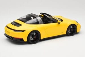 Porsche 911 992 Targa 4 GTS Geltonas Minichamps 1:18 153061064 Metalas - nuotrauka 2 iš 6