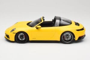 Porsche 911 992 Targa 4 GTS Geltonas Minichamps 1:18 153061064 Metalas - nuotrauka 3 iš 6
