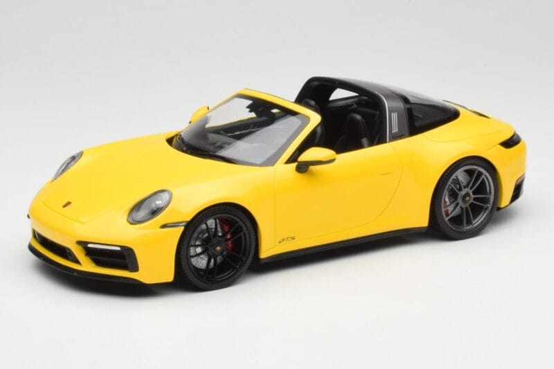 Porsche 911 992 Targa 4 GTS Geltonas Minichamps 1:18 153061064 Metalas