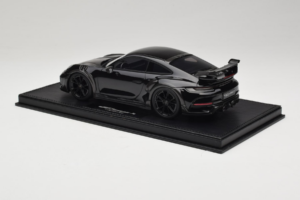 Porsche 911 992 TechArt GTstreet R Juodas Su Juodais Ratais TechArt 1:18 REMC012 Derva - nuotrauka 5 iš 6