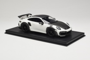 Porsche 911 992 TechArt GTstreet R Baltas Su Juodais Ratais TechArt 1:18 REMC013 Derva - nuotrauka 4 iš 6