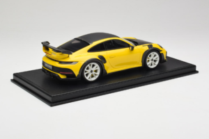 Porsche 911 992 TechArt GTstreet R Geltonas Su Baltais Ratais TechArt 1:18 REMC015 Derva - nuotrauka 2 iš 6