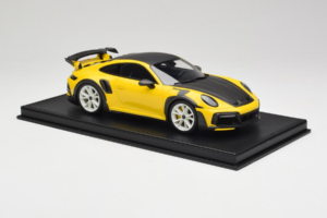Porsche 911 992 TechArt GTstreet R Geltonas Su Baltais Ratais TechArt 1:18 REMC015 Derva - nuotrauka 3 iš 6