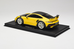 Porsche 911 992 TechArt GTstreet R Geltonas Su Baltais Ratais TechArt 1:18 REMC015 Derva - nuotrauka 4 iš 6