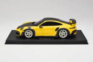 Porsche 911 992 TechArt GTstreet R Geltonas Su Baltais Ratais TechArt 1:18 REMC015 Derva
