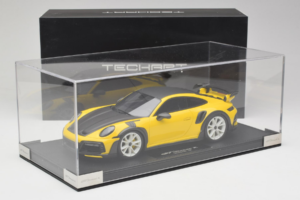 Porsche 911 992 TechArt GTstreet R Geltonas Su Baltais Ratais TechArt 1:18 REMC015 Derva - nuotrauka 6 iš 6