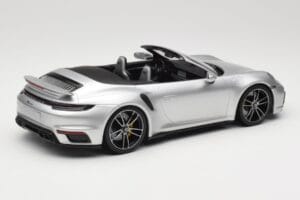 Porsche 911 992 Turbo S Kabrioletas Sidabrinis Minichamps 1:18 155069082 Metalas - nuotrauka 2 iš 6