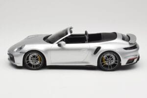 Porsche 911 992 Turbo S Kabrioletas Sidabrinis Minichamps 1:18 155069082 Metalas - nuotrauka 3 iš 6