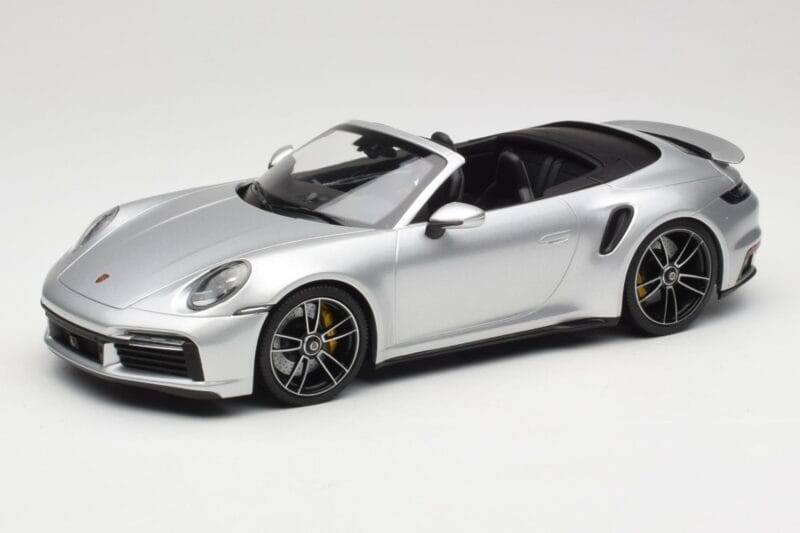 Porsche 911 992 Turbo S Kabrioletas Sidabrinis Minichamps 1:18 155069082 Metalas