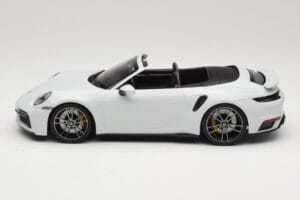 Porsche 911 992 Turbo S Kabrioletas White Metallic Minichamps 1:18 155069080 Metalas - nuotrauka 3 iš 6