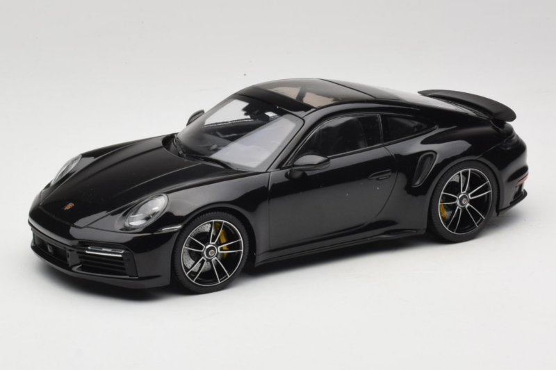 Porsche 911 992 Turbo S Juodas Minichamps 1:18 WAP02117BOL002 Metalas