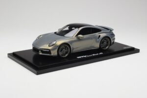Porsche 911 Turbo S 992 Silver Bamboo Chromaflire With Display Case Spark 1:18 WAP0219100RTSS Derva - nuotrauka 2 iš 7