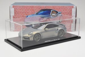 Porsche 911 Turbo S 992 Silver Bamboo Chromaflire With Display Case Spark 1:18 WAP0219100RTSS Derva - nuotrauka 7 iš 7