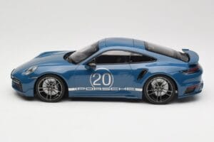 Porsche 911 992 Turbo S Sport Design Package Gentian Blue Metallic Minichamps 1:18 155069170 Metalas - nuotrauka 3 iš 6