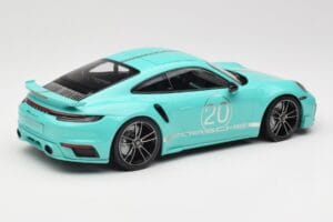 Porsche 911 992 Turbo S Sport Design Package Racing Green Minichamps 1:18 155069175 Metalas - nuotrauka 2 iš 6
